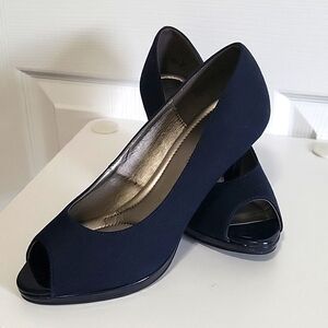 Kelly&Katie pumps